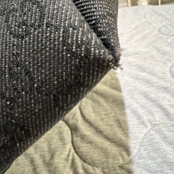 Gucci Black Signature Pattern Tote - Picture 5 of 8